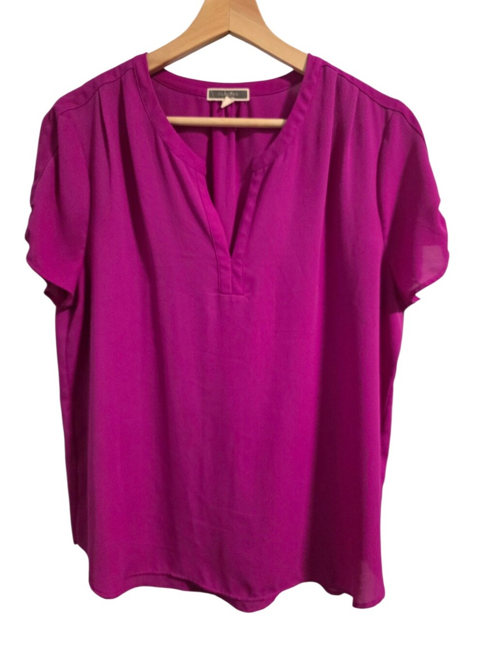 Pleione Magenta Shortsleeve Notch Neck Business Casual Blouse Size M
